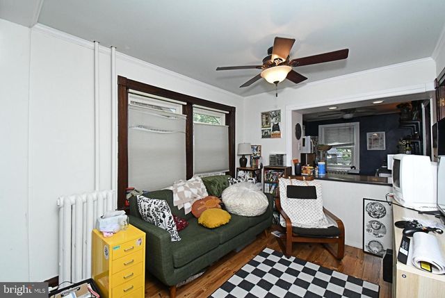 132 WALNUT ST, Mont Clare, PA 19453