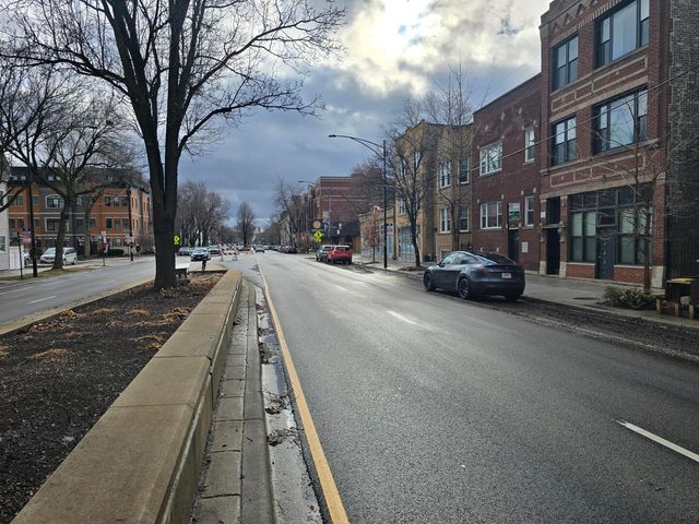 3918 N Ashland Avenue, Chicago, IL 60613