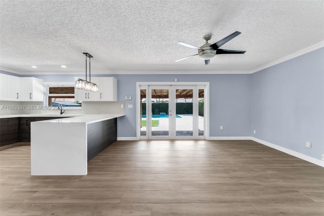 13210 SW 21st St, Miami, FL 33175