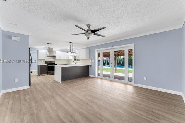 13210 SW 21st St, Miami, FL 33175