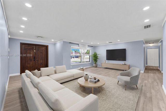 13210 SW 21st St, Miami, FL 33175