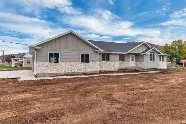125 E CANYON RD, Henefer, UT 84033