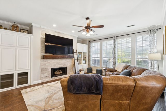 1060 Rosewood Drive, Grapevine, TX 76051