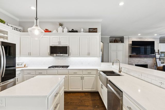 1060 Rosewood Drive, Grapevine, TX 76051