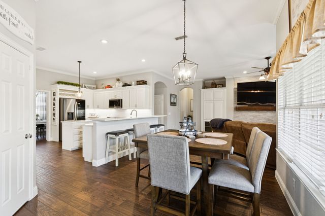 1060 Rosewood Drive, Grapevine, TX 76051