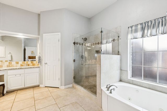 1060 Rosewood Drive, Grapevine, TX 76051