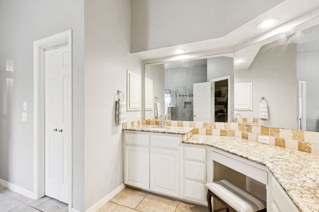 1060 Rosewood Drive, Grapevine, TX 76051