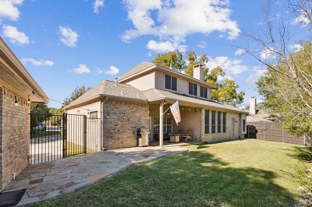 1060 Rosewood Drive, Grapevine, TX 76051
