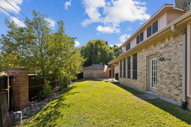 1060 Rosewood Drive, Grapevine, TX 76051