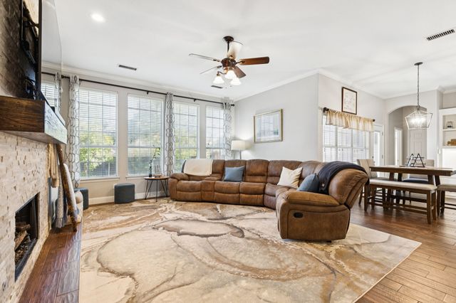 1060 Rosewood Drive, Grapevine, TX 76051