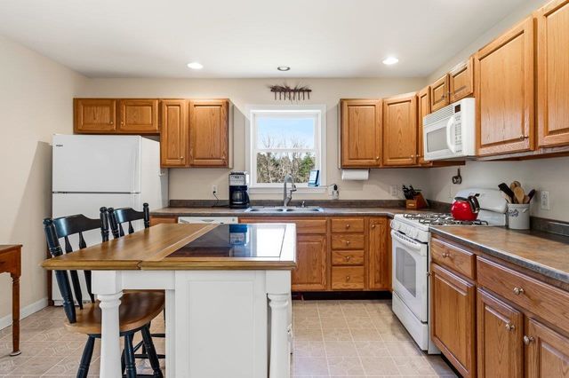 345 Stage Road, Nottingham, NH 03290