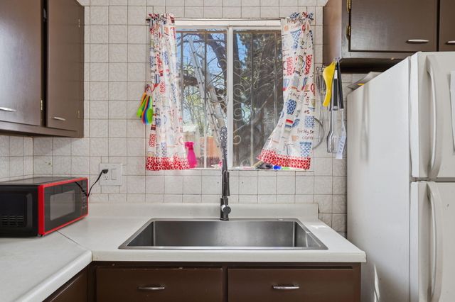 2716 Apple Valley Avenue SW, Albuquerque, NM 87105