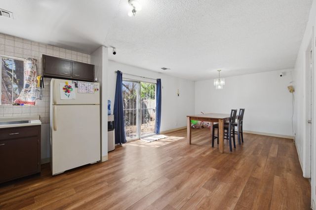 2716 Apple Valley Avenue SW, Albuquerque, NM 87105