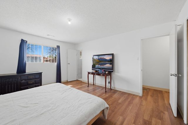 2716 Apple Valley Avenue SW, Albuquerque, NM 87105