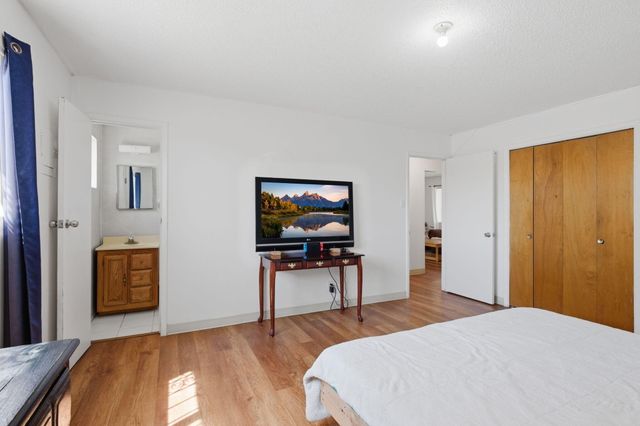 2716 Apple Valley Avenue SW, Albuquerque, NM 87105