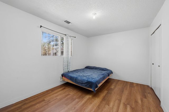 2716 Apple Valley Avenue SW, Albuquerque, NM 87105