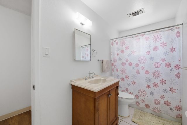 2716 Apple Valley Avenue SW, Albuquerque, NM 87105