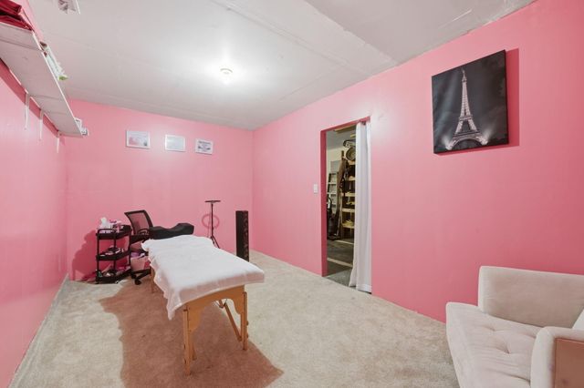 2716 Apple Valley Avenue SW, Albuquerque, NM 87105