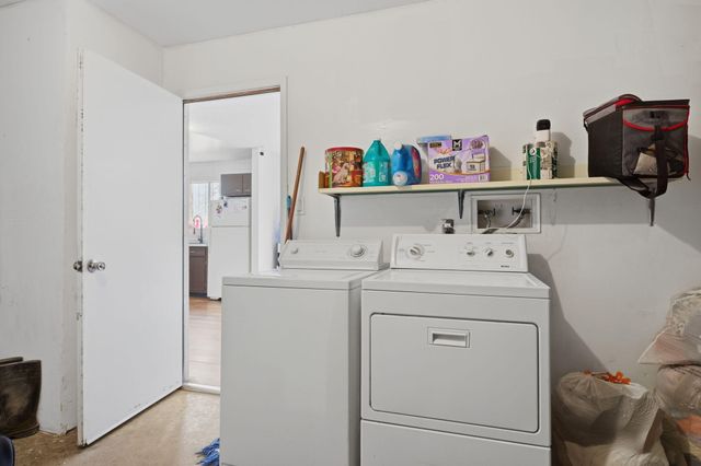 2716 Apple Valley Avenue SW, Albuquerque, NM 87105