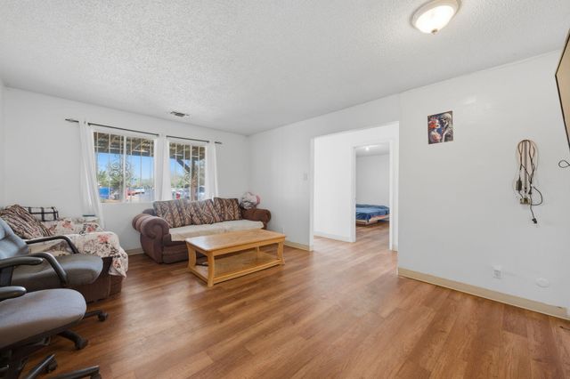 2716 Apple Valley Avenue SW, Albuquerque, NM 87105