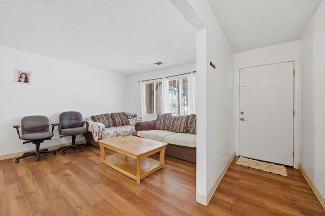 2716 Apple Valley Avenue SW, Albuquerque, NM 87105