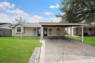 522 Hollyvale Drive, Houston, TX 77060