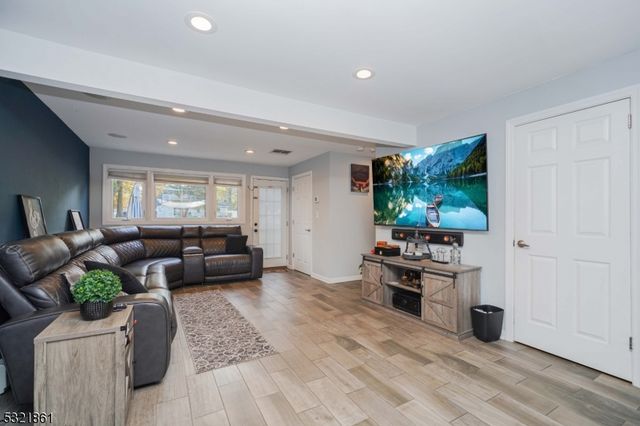 13 Bartle Rd, Franklin Twp., NJ 08873