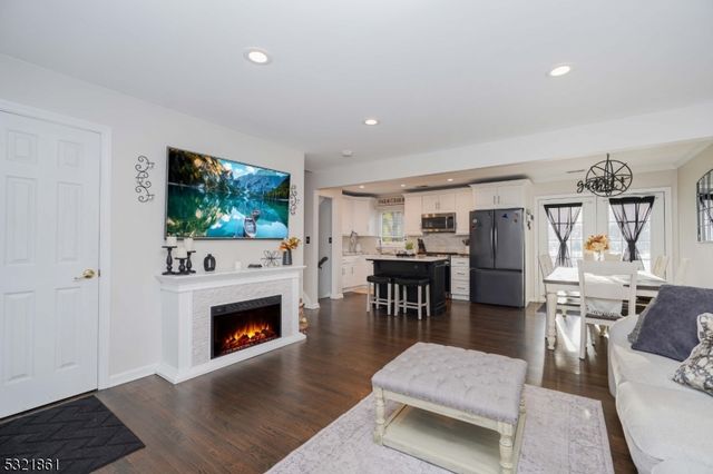 13 Bartle Rd, Franklin Twp., NJ 08873