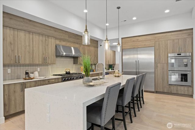 13038 NE 102nd Place, Kirkland, WA 98033