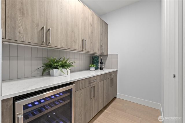 13038 NE 102nd Place, Kirkland, WA 98033