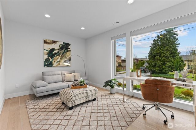 13038 NE 102nd Place, Kirkland, WA 98033