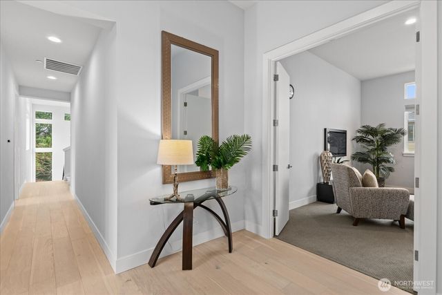 13038 NE 102nd Place, Kirkland, WA 98033