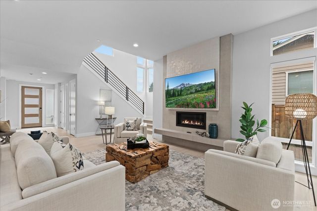 13038 NE 102nd Place, Kirkland, WA 98033