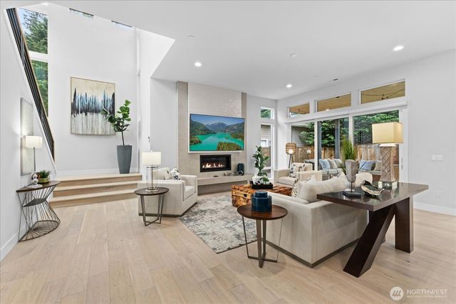 13038 NE 102nd Place, Kirkland, WA 98033