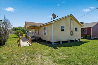 1403 Pecan Street, Hearne, TX 77859