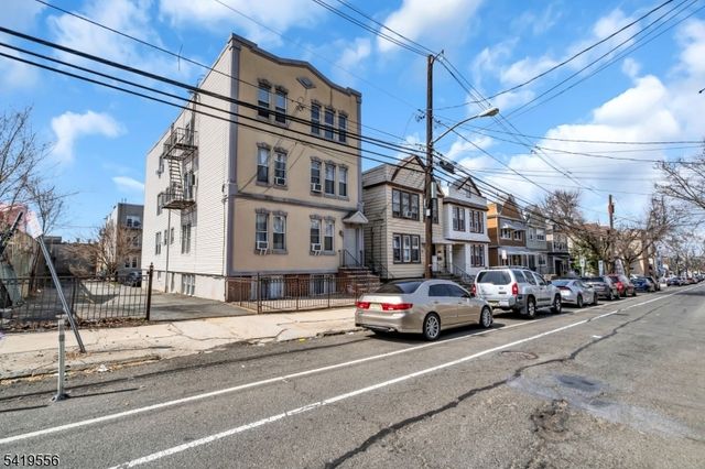 305 Cator Ave 1B, Jersey City, NJ 07305