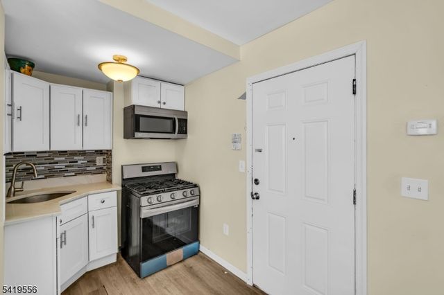 305 Cator Ave 1B, Jersey City, NJ 07305