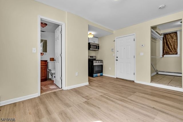 305 Cator Ave 1B, Jersey City, NJ 07305