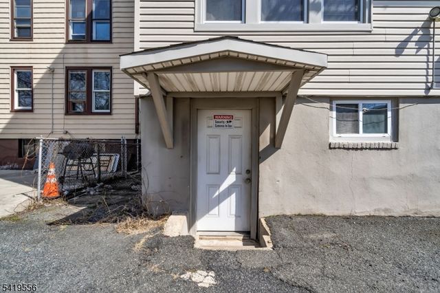 305 Cator Ave 1B, Jersey City, NJ 07305