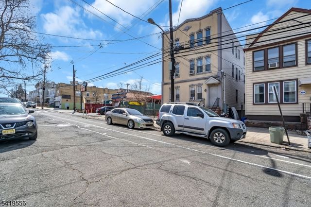 305 Cator Ave 1B, Jersey City, NJ 07305