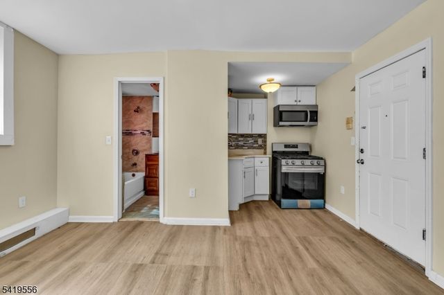 305 Cator Ave 1B, Jersey City, NJ 07305