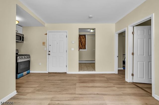 305 Cator Ave 1B, Jersey City, NJ 07305