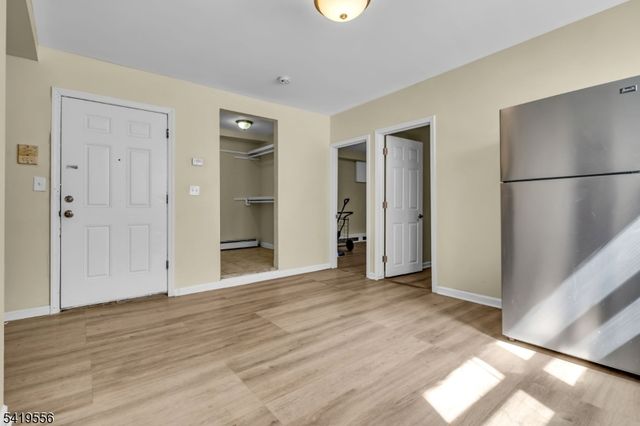 305 Cator Ave 1B, Jersey City, NJ 07305