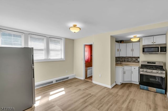 305 Cator Ave 1B, Jersey City, NJ 07305