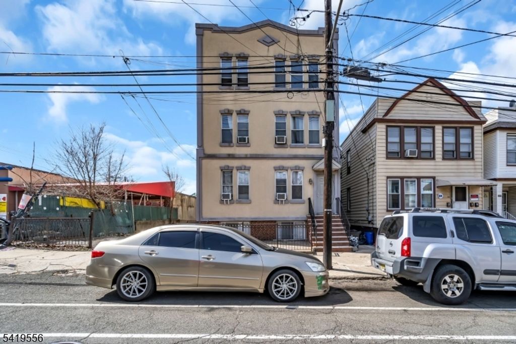 305 Cator Ave 1B, Jersey City, NJ 07305