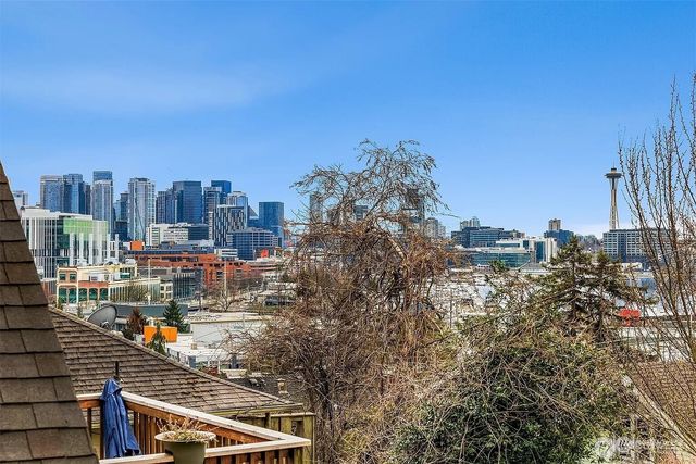 267 E Newton Street, Seattle, WA 98102