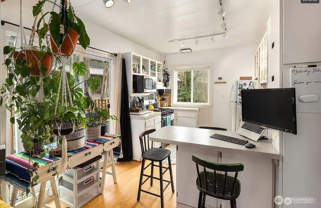 267 E Newton Street, Seattle, WA 98102