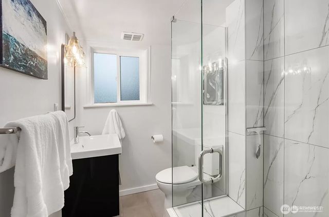 267 E Newton Street, Seattle, WA 98102