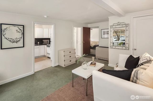 267 E Newton Street, Seattle, WA 98102