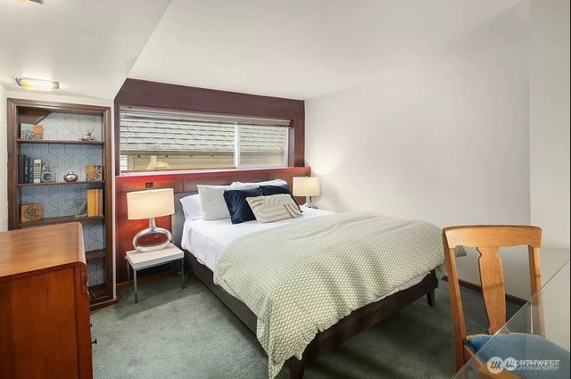 267 E Newton Street, Seattle, WA 98102